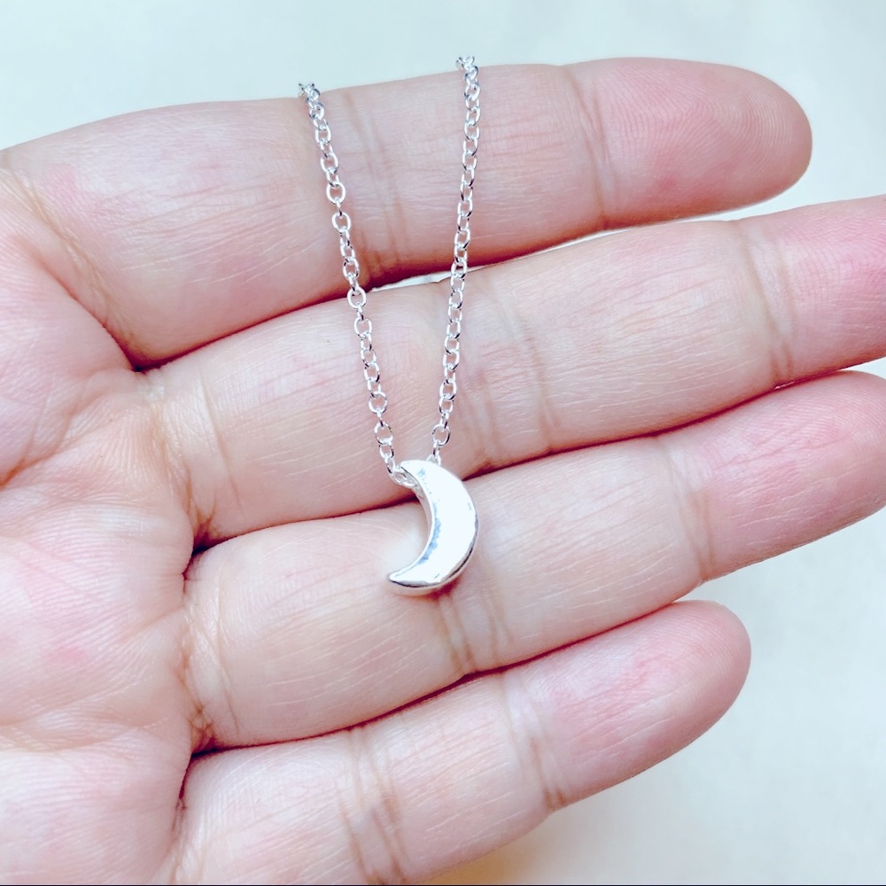 ❣️$25/3❣️ Little Crescent Pendant Sterling Silver Necklace - Picture 3 of 9
